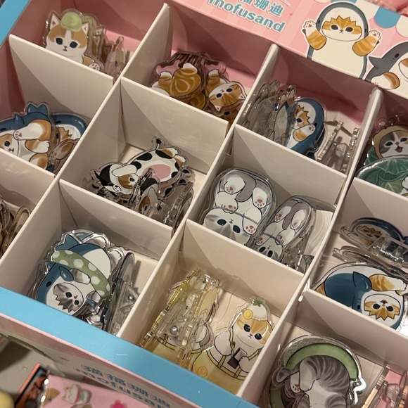 Clips - Picture 1 of 1